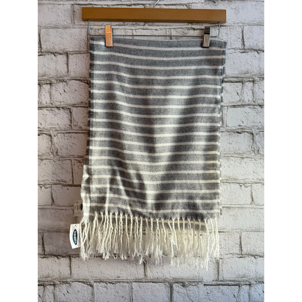 NWT Old Navy unisex Gray Striped Scarf - Picture 2 of 4
